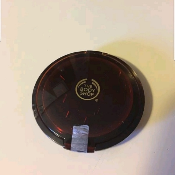 The Body Shop "Dark Copper Matte" Bronzer - Picture 3 of 4
